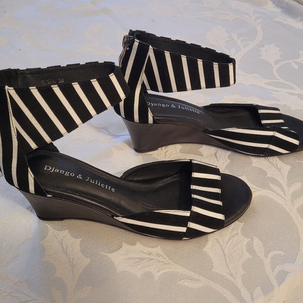 🎉NWT🎉 Django & Juliette Black/White Leather Sandals - Picture 4 of 8